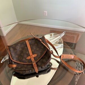 Louis Vuitton Saumaur 35 Double Bag
